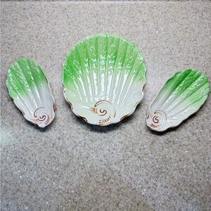 Green and White Shell-Shaped Dish Set